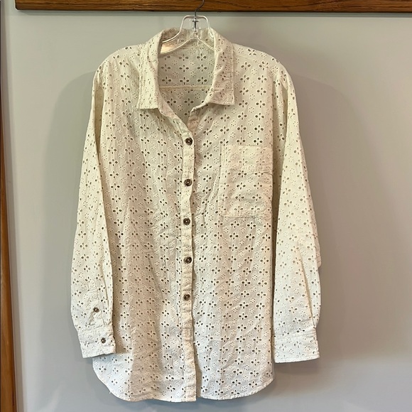 Cream Eyelet Button-Up Shirt - no size tag - Picture 1 of 7
